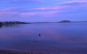 Super Lake Edge Lodge