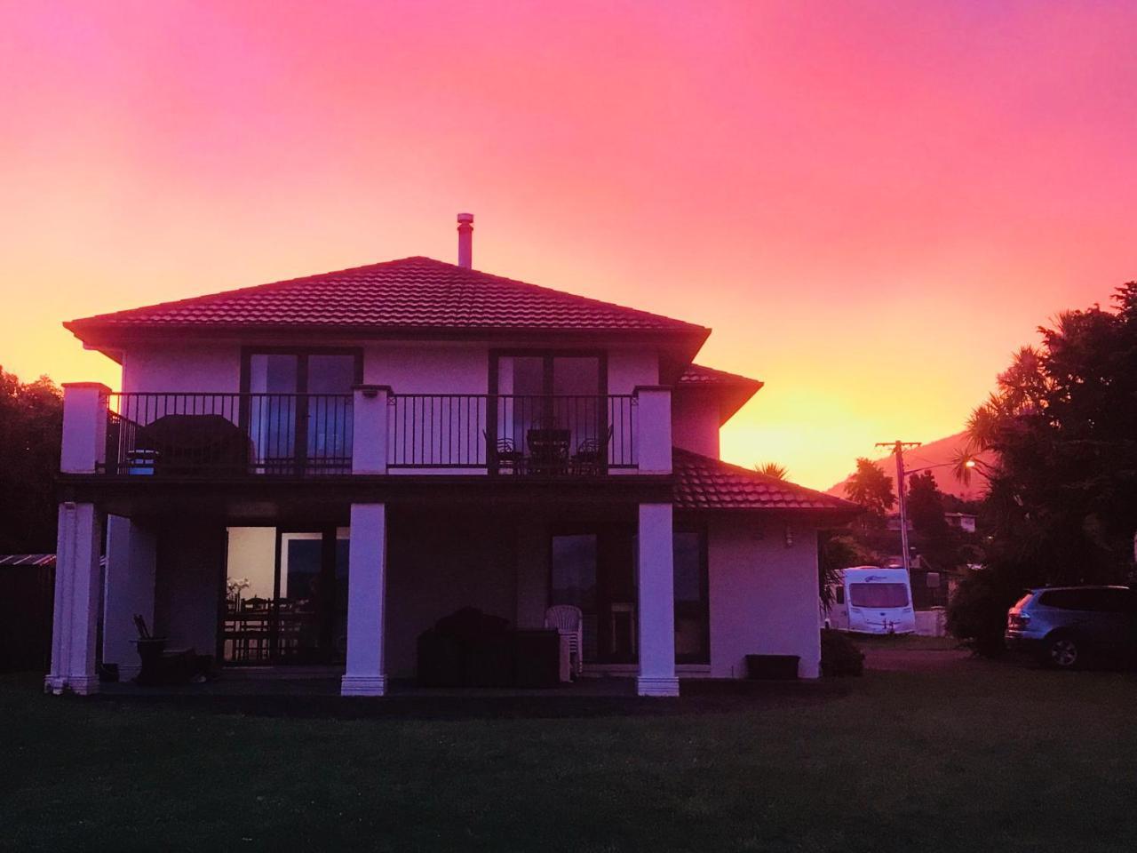 Super Lake Edge Lodge Rotorua Exterior photo
